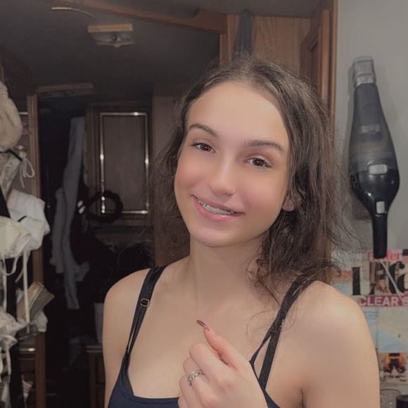 Meet your Posher, Morgan - Picture 3 of 3